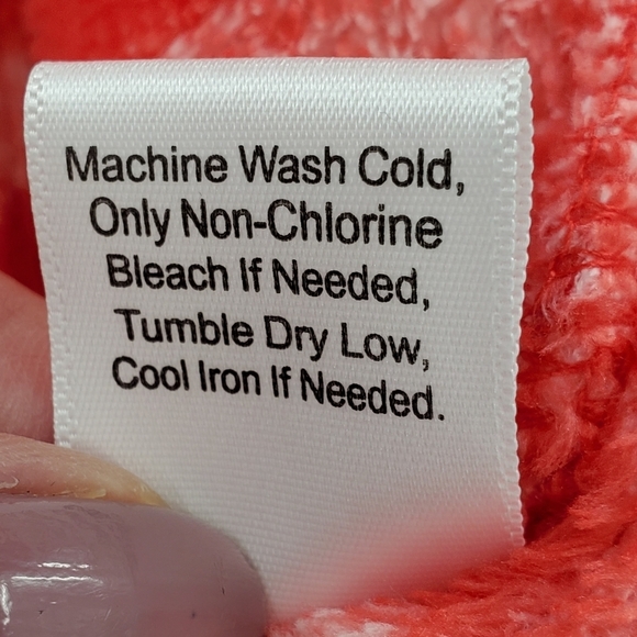 Vera Bradley red and white hoodie robe - Picture 6 of 10